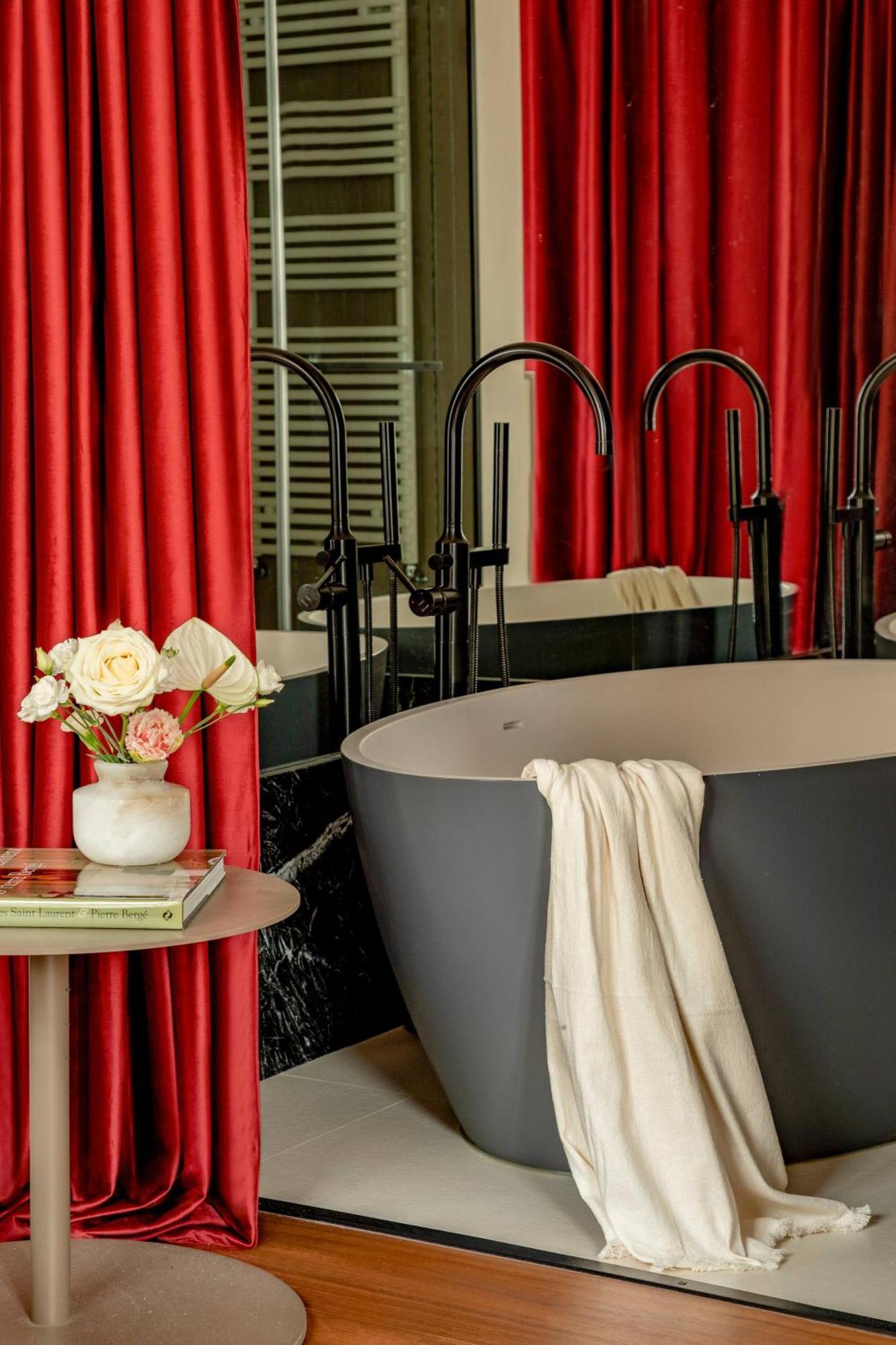 Deluxe Extra Room Balcony